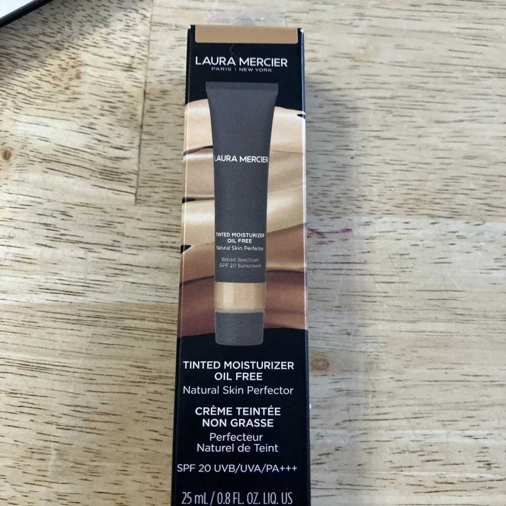 Laura Mercier Tinted Moisturizer Oil‎ Free 25ml 4W1 Tawny Controls Shine SPF 20